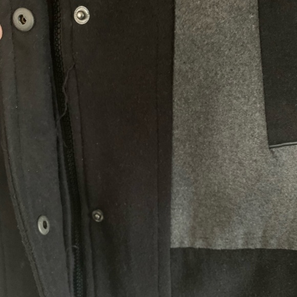 YOKI of New York Black & Gray Coat, Size Medium - Picture 5 of 8